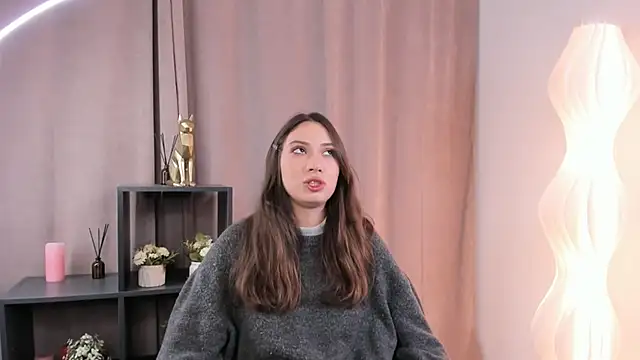 Snapshot of MissyHuf chatting on October 2025 08:46:02 AM MissyHuf online show from October 2025 08:46:02 AM