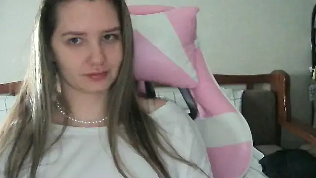 Caymira online show from February 2026 02:23:02 PM