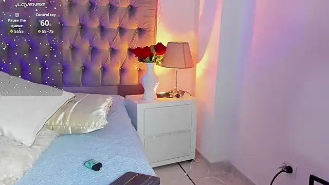 Snapshot of Emma_Saylor chatting on November 2025 04:49:01 PM Emma Saylor online show from November 2025 04:49:01 PM