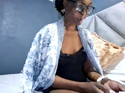 NaughtyCouga online show from May 2026 05:25:02 AM
