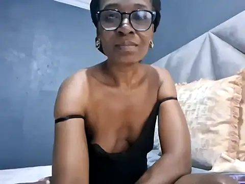 NaughtyCouga online show from May 2026 05:01:02 AM