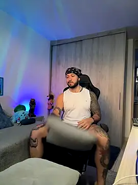 Snapshot of Dave-Max01 chatting on November 2025 11:01:02 AM Dave-Max01 online show from November 2025 11:01:02 AM