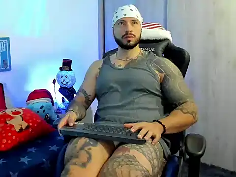 Snapshot of Dave-Max01 chatting on December 2025 10:01:01 AM Dave-Max01 online show from December 2025 10:01:01 AM