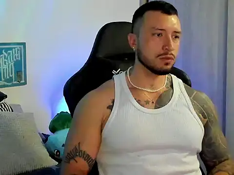 Snapshot of Dave-Max01 chatting on February 2026 02:18:02 AM Dave-Max01 online show from February 2026 02:18:02 AM