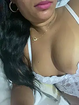 Brunamorenago online show from May 2026 12:10:01 PM