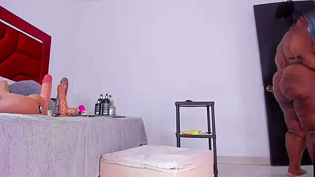 Bigasshott  online show from June 2026 07:37:01 PM