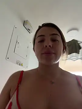 camila vanucci- online show from December 2025 03:08:02 PM