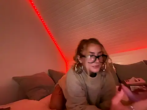 Snapshot of goddesemiiyy chatting on November 2025 07:27:02 PM goddesemiiyy online show from November 2025 07:27:02 PM