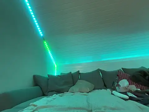 Snapshot of goddesemiiyy chatting on December 2025 07:54:02 PM goddesemiiyy online show from December 2025 07:54:02 PM