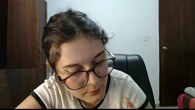 CarlaLorez online show from May 2026 10:38:01 PM