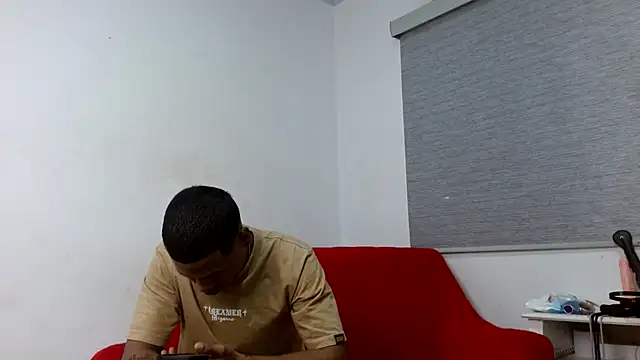 Snapshot of deep_hard_latin chatting on October 2025 01:40:02 PM deep hard latin online show from October 2025 01:40:02 PM