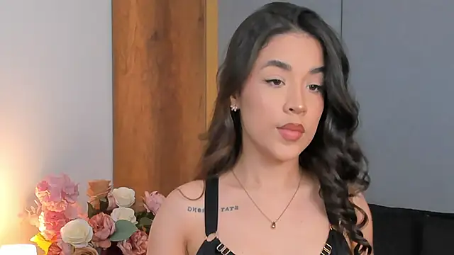 Snapshot of AryBlair chatting on October 2025 11:38:02 PM AryBlair online show from October 2025 11:38:02 PM