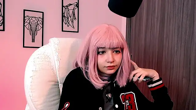 EmuOtori online show from October 2025 11:41:02 AM