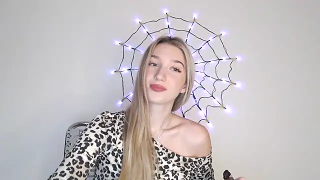 Snapshot of Lucyreeel_ chatting on October 2025 01:55:02 PM Lucyreeel online show from October 2025 01:55:02 PM