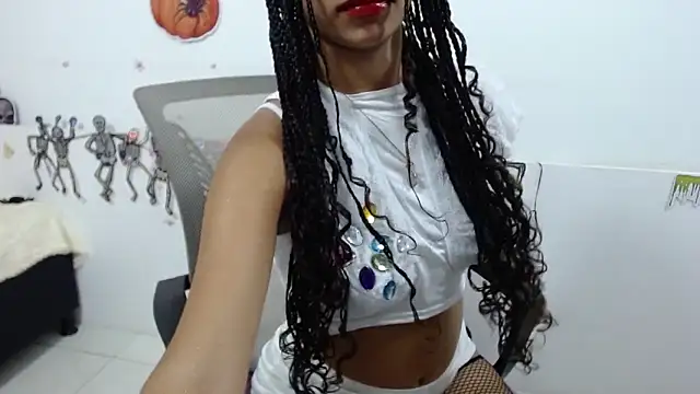 Hillary Bel online show from November 2025 03:20:02 AM