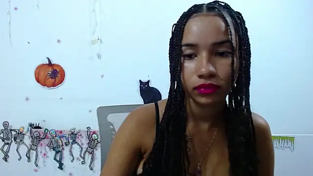 Hillary Bel online show from November 2025 08:08:01 PM