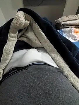 Snapshot of Merlin2310 chatting on October 2025 07:58:01 PM Merlin2310 online show from October 2025 07:58:01 PM