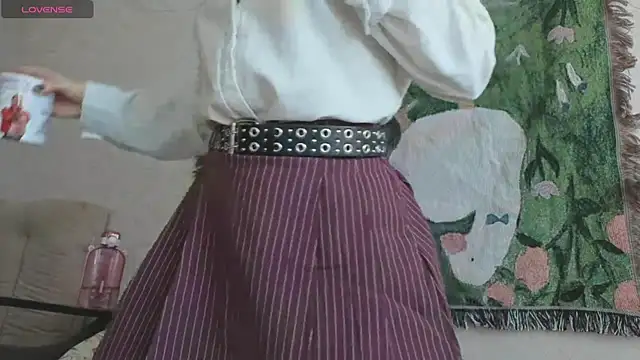 MiaLovelyOne online show from June 2026 05:31:02 AM