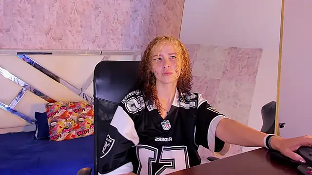 benny wilson online show from December 2025 04:29:01 AM