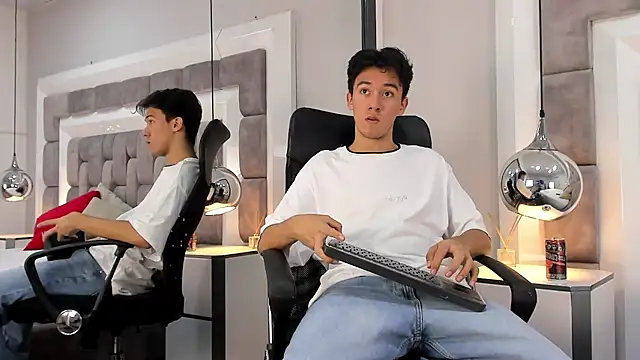 Austin Reeds online show from October 2025 09:53:02 PM