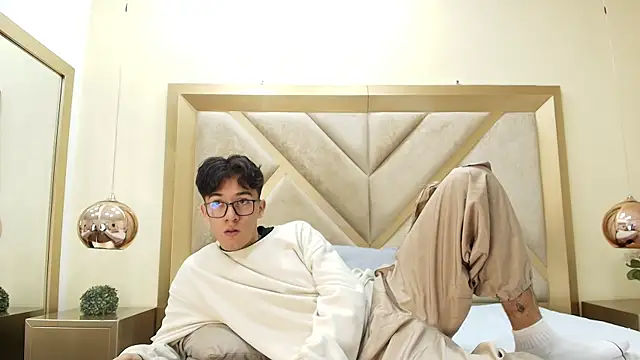 Austin Reeds online show from October 2025 12:40:02 PM