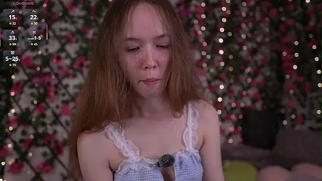 Petite Polly online show from February 2026 06:03:02 PM