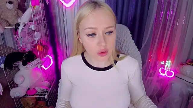 CeaneLino online show from March 2026 03:40:01 PM