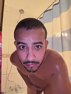 Snapshot of grinbergg chatting on February 2026 01:03:01 AM grinbergg online show from February 2026 01:03:01 AM