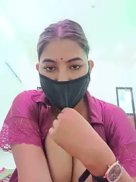 Snapshot of Hot_radhaji chatting on August 2026 04:33:01 AM Hot radhaji online show from August 2026 04:33:01 AM