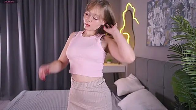 Snapshot of lorapalmerry chatting on October 2025 03:11:01 PM lorapalmerry online show from October 2025 03:11:01 PM