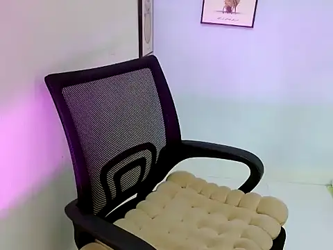 Snapshot of Boora2025 chatting on November 2025 04:12:01 AM Boora2025 online show from November 2025 04:12:01 AM