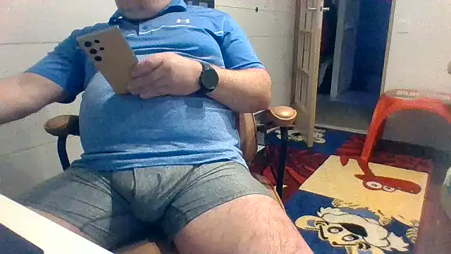 Snapshot of toyboyfin chatting on October 2025 05:02:02 PM toyboyfin online show from October 2025 05:02:02 PM