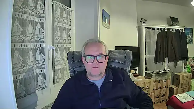 Snapshot of macdut67 chatting on February 2026 02:19:02 AM macdut67 online show from February 2026 02:19:02 AM