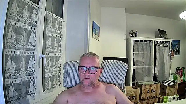 Snapshot of macdut67 chatting on May 2026 11:22:02 PM macdut67 online show from May 2026 11:22:02 PM