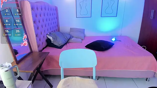 Laaura-Velez online show from April 2026 01:22:02 PM