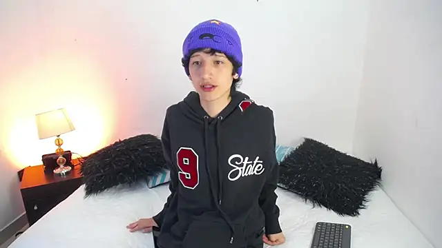 Snapshot of Emo_Boy_ chatting on November 2025 12:26:01 PM Emo Boy online show from November 2025 12:26:01 PM