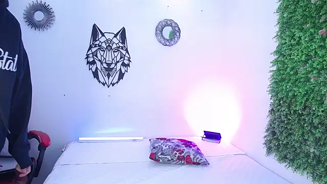 Snapshot of Emo_Boy_ chatting on December 2025 12:25:01 PM Emo Boy online show from December 2025 12:25:01 PM