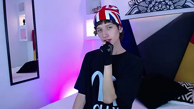 Snapshot of Emo_Boy_ chatting on February 2026 08:24:02 PM Emo Boy online show from February 2026 08:24:02 PM