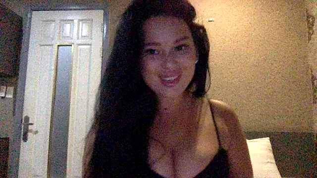 Fayronna online show from March 2026 07:11:01 PM