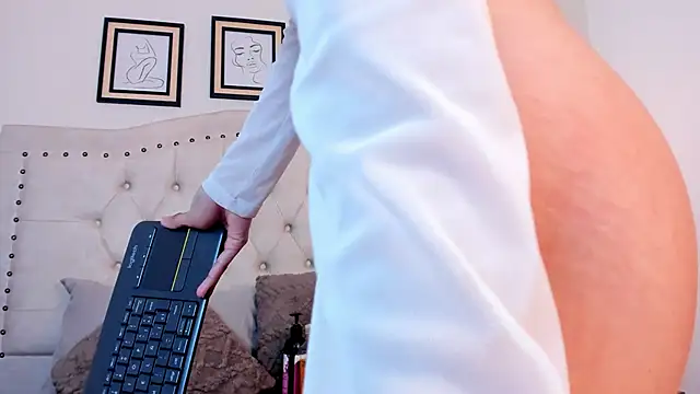 Snapshot of amely_santana chatting on November 2025 07:58:01 PM amely santana online show from November 2025 07:58:01 PM