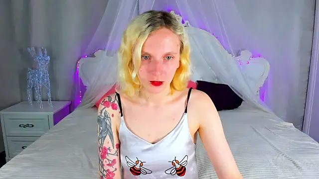 LikiLips online show from May 2026 01:13:01 AM
