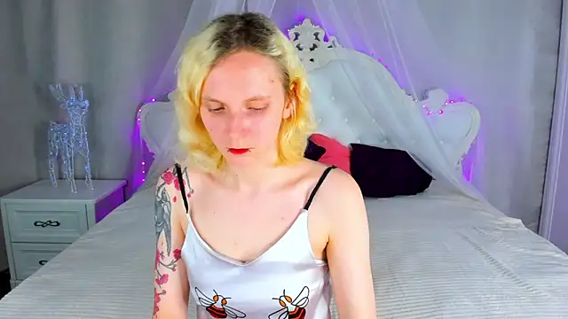LikiLips online show from May 2026 01:57:16 AM