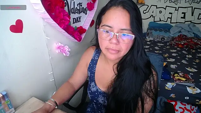 Snapshot of Miss__kendra_ chatting on May 2026 01:17:01 PM Miss kendra online show from May 2026 01:17:01 PM
