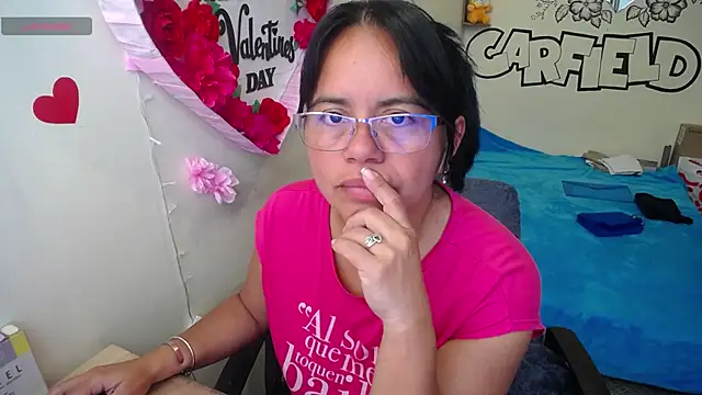 Snapshot of Miss__kendra_ chatting on May 2026 01:17:02 PM Miss kendra online show from May 2026 01:17:02 PM
