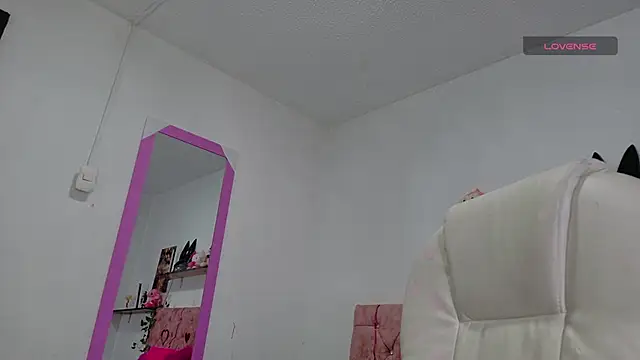 thianahorny online show from March 2026 12:38:02 PM