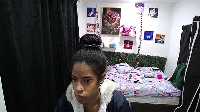 thianahorny online show from April 2026 12:53:02 PM