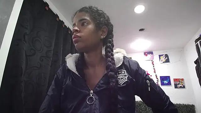 thianahorny online show from April 2026 12:33:01 PM