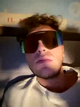 Snapshot of Kaeell chatting on November 2025 11:43:02 PM Kaeell online show from November 2025 11:43:02 PM