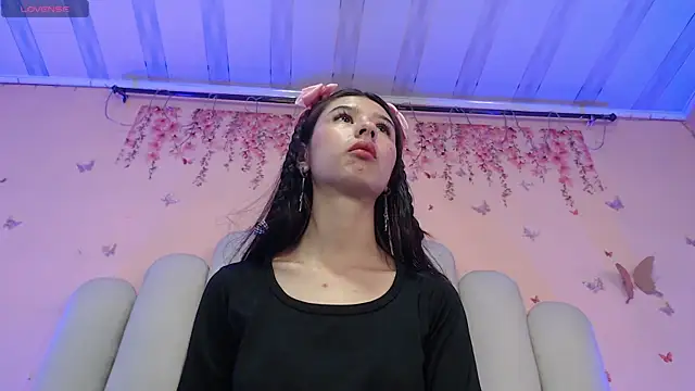 Snapshot of SweetRenata_ chatting on November 2025 12:05:02 PM SweetRenata online show from November 2025 12:05:02 PM