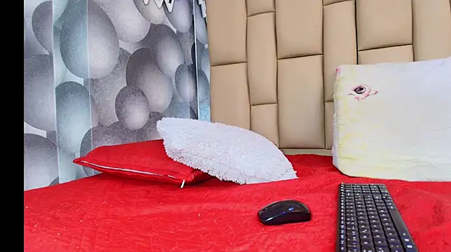 hannah teehn online show from November 2025 08:53:01 PM